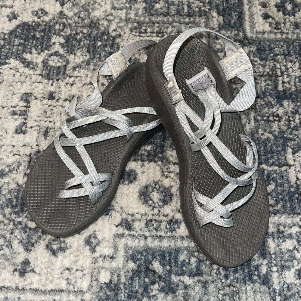 Like new ZCloud X2 Metallic silver Chacos